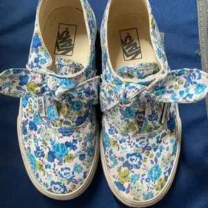 Girls Vans Floral Slip on